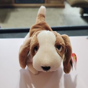 ty Tracker dog puppy Brown and Cream Plush stuffed animal beagle hound